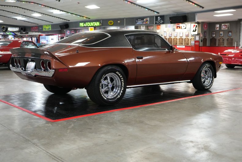 Unknown-Other-1970-Brown-Black-22