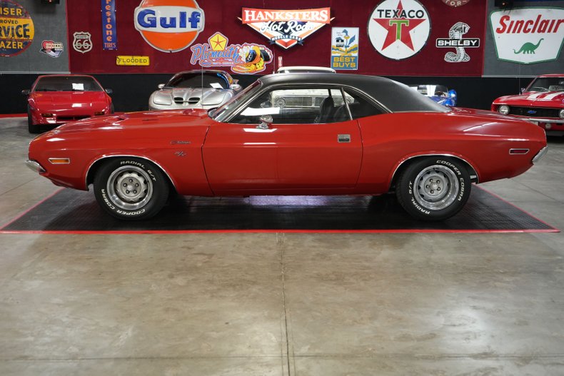 Unknown-Other-1970-Red-Black-1