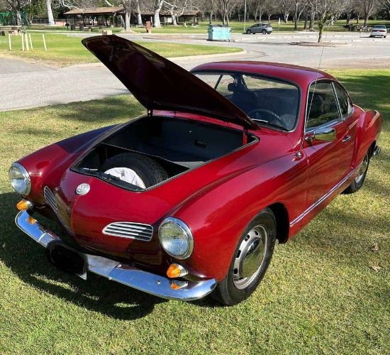 Unknown-Other-1971-Maroon-Black-5