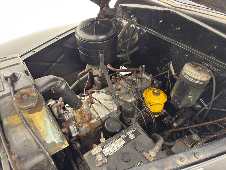 Unknown-P15-special-deluxe-1948-Plymouth-Black-Gray-32
