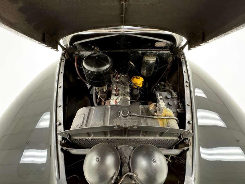 Unknown-P15-special-deluxe-1948-Plymouth-Black-Gray-33