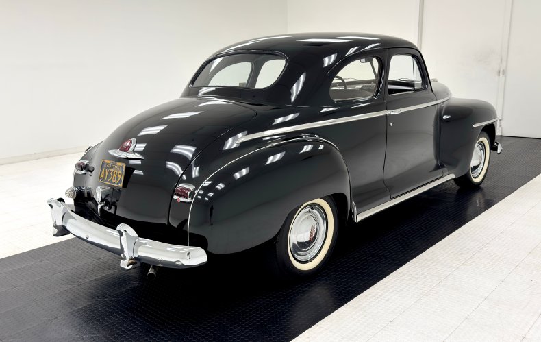 Unknown-P15-special-deluxe-1948-Plymouth-Black-Gray-7