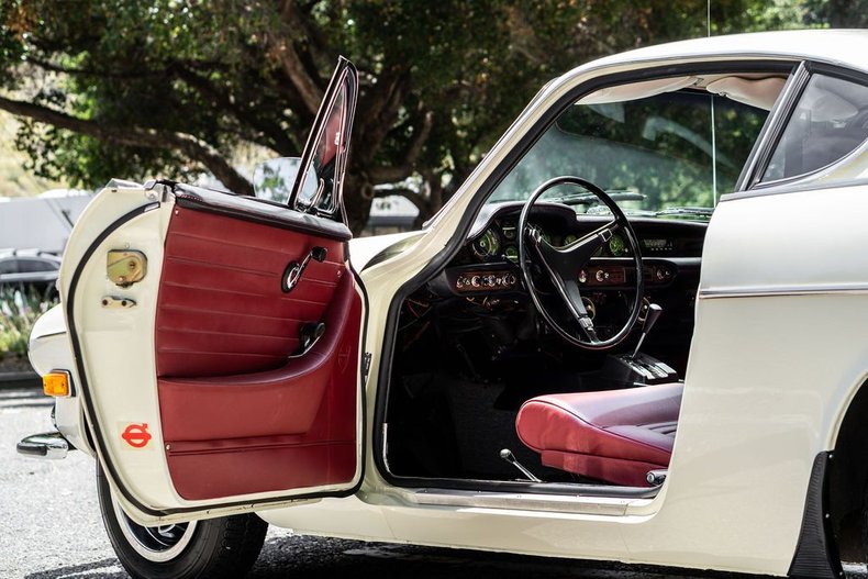 Unknown-P1800-1971-White-Red-9