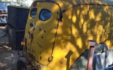 Unknown-Panel-truck-1941-Yellow-1
