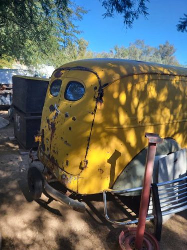 Unknown-Panel-truck-1941-Yellow-1