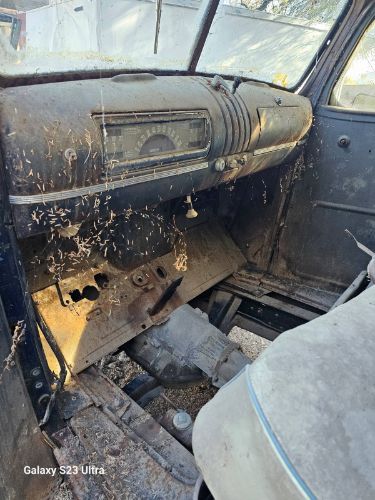 Unknown-Panel-truck-1941-Yellow-12