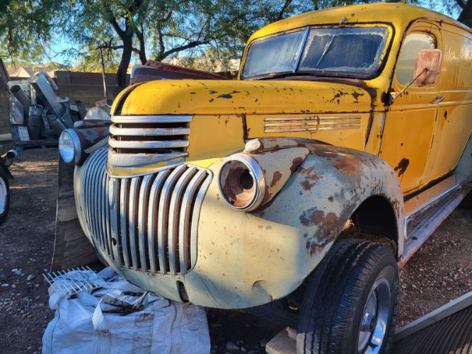 Unknown-Panel-truck-1941-Yellow-6