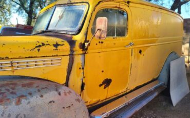 Unknown-Panel-truck-1941-Yellow-7