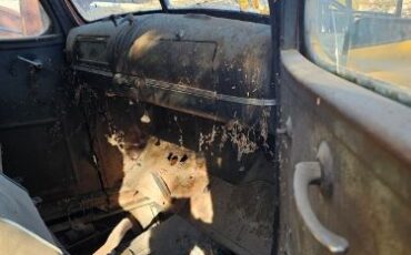 Unknown-Panel-truck-1941-Yellow-8