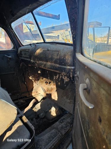 Unknown-Panel-truck-1941-Yellow-8