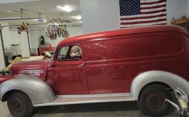Unknown-Panel-truck-1946-Red-1