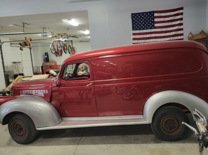 Unknown-Panel-truck-1946-Red-1