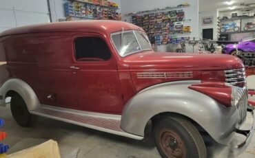 Unknown-Panel-truck-1946-Red-3
