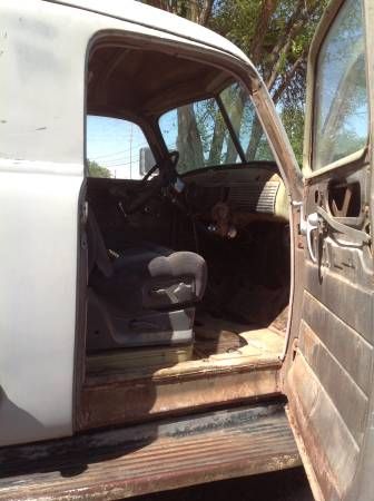 Unknown-Panel-truck-1949-Primer-2