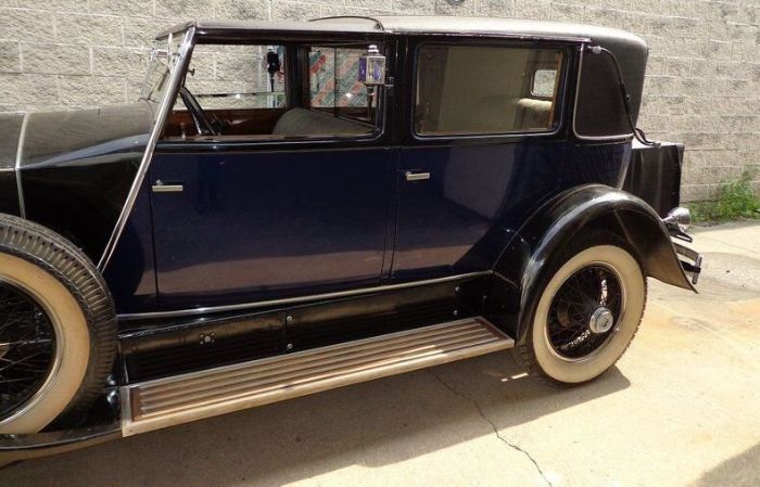 Unknown-Phantom-i-1930-Black-and-Blue-Brown-11