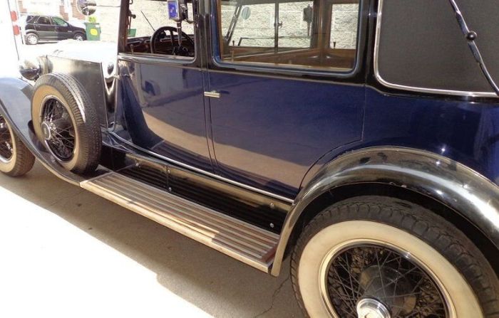 Unknown-Phantom-i-1930-Black-and-Blue-Brown-16
