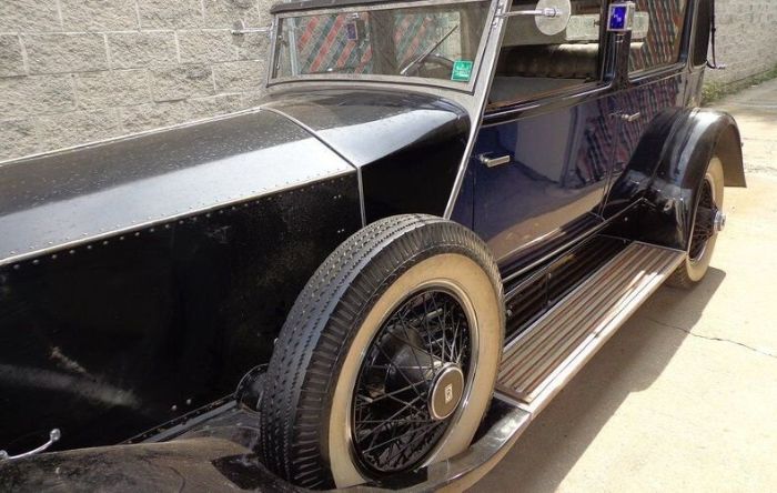 Unknown-Phantom-i-1930-Black-and-Blue-Brown-6
