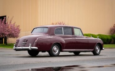 Unknown-Phantom-v-1961-Burgundy-Tan-5