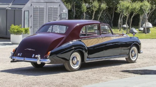 Unknown-Phantom-v-1962-Burgundy-Beige-7