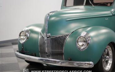 Unknown-Pickup-1940-Satin-Green-Black-1