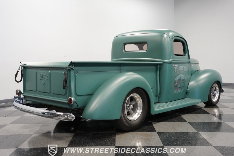 Unknown-Pickup-1940-Satin-Green-Black-11
