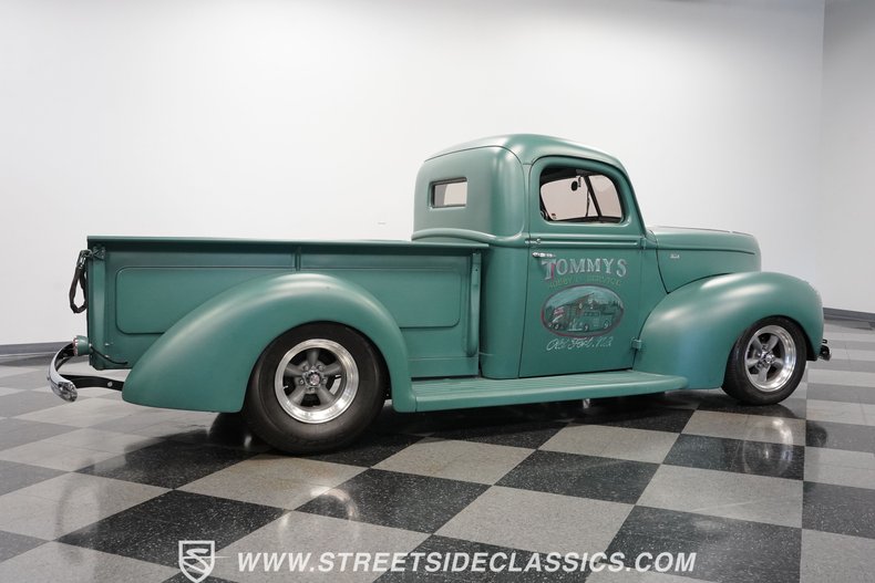Unknown-Pickup-1940-Satin-Green-Black-12