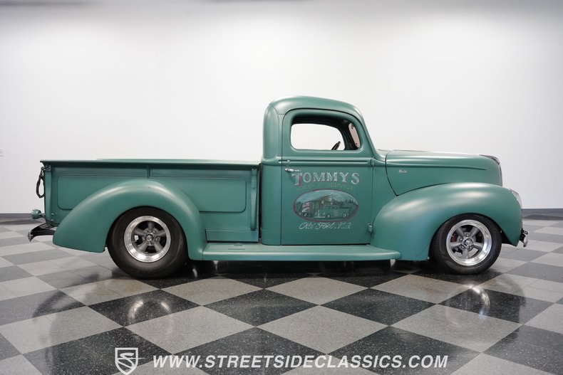 Unknown-Pickup-1940-Satin-Green-Black-13