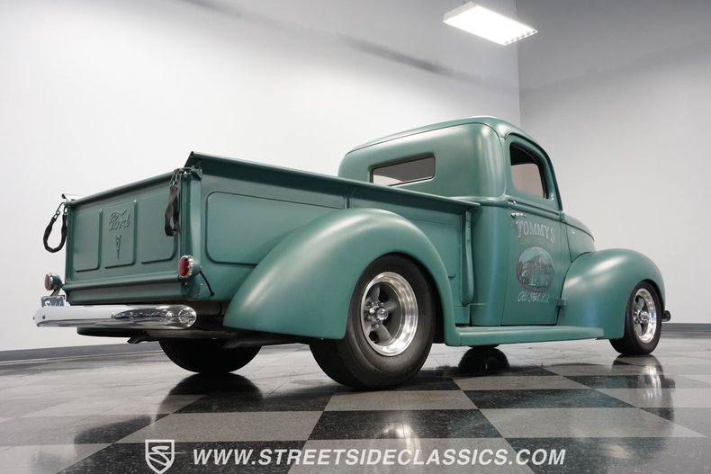 Unknown-Pickup-1940-Satin-Green-Black-25