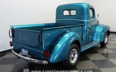 Unknown-Pickup-1947-Teal-Blue-Metallic-Red-1