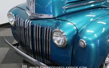 Unknown-Pickup-1947-Teal-Blue-Metallic-Red-11