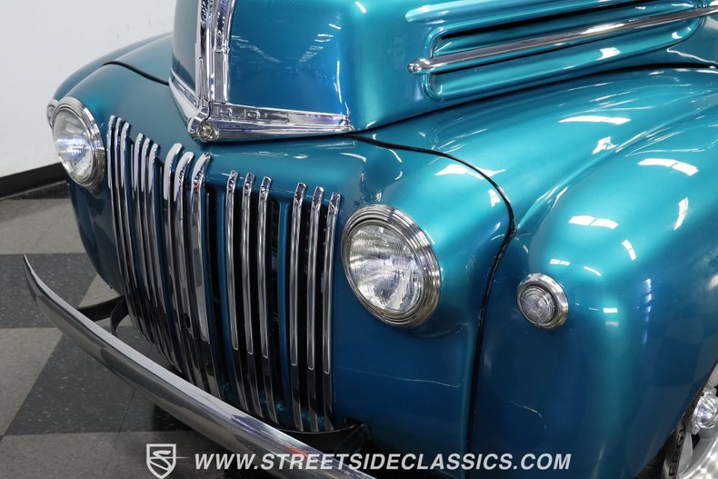 Unknown-Pickup-1947-Teal-Blue-Metallic-Red-11