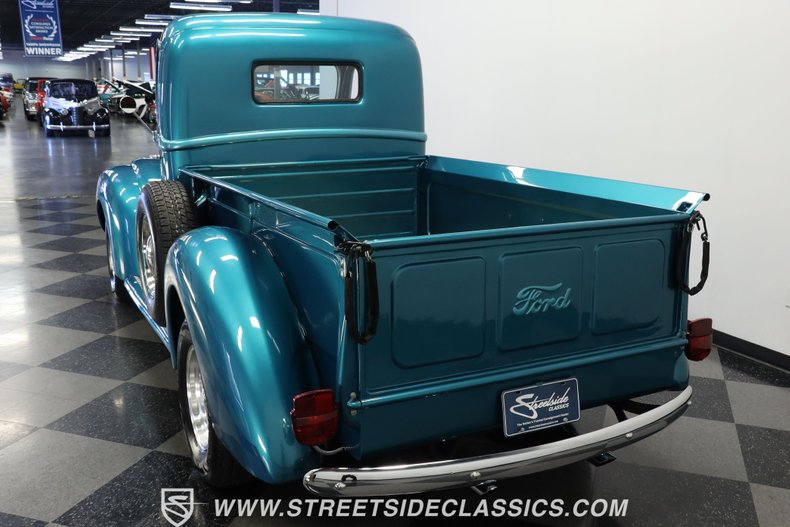Unknown-Pickup-1947-Teal-Blue-Metallic-Red-20