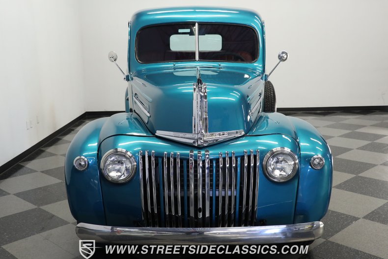 Unknown-Pickup-1947-Teal-Blue-Metallic-Red-26
