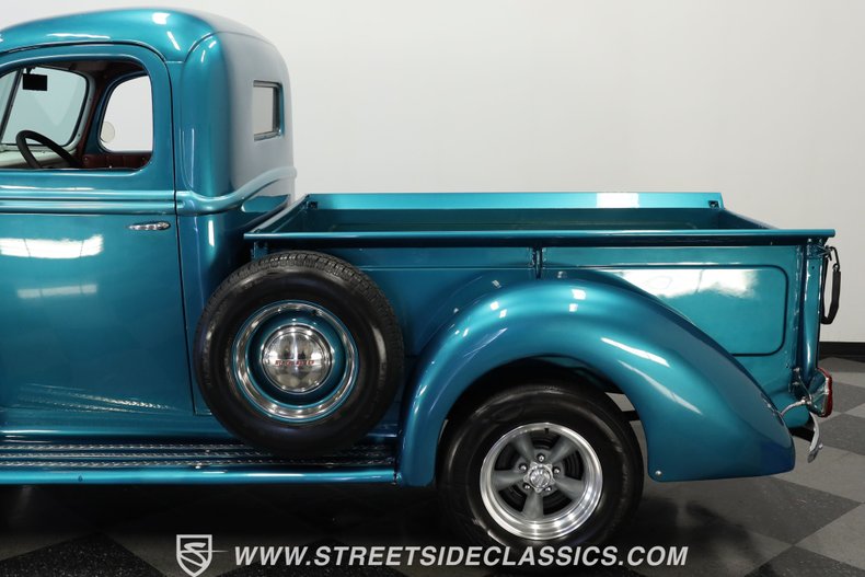 Unknown-Pickup-1947-Teal-Blue-Metallic-Red-32