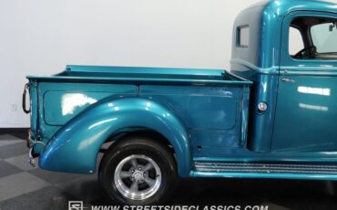 Unknown-Pickup-1947-Teal-Blue-Metallic-Red-34