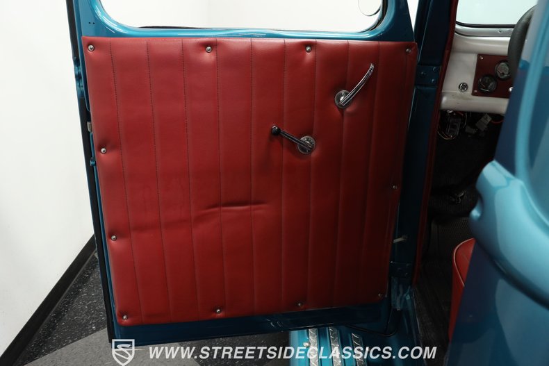 Unknown-Pickup-1947-Teal-Blue-Metallic-Red-38