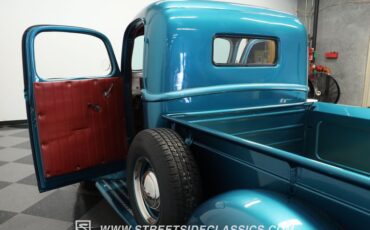 Unknown-Pickup-1947-Teal-Blue-Metallic-Red-4