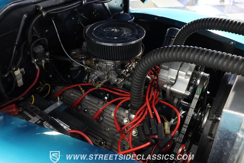 Unknown-Pickup-1947-Teal-Blue-Metallic-Red-47