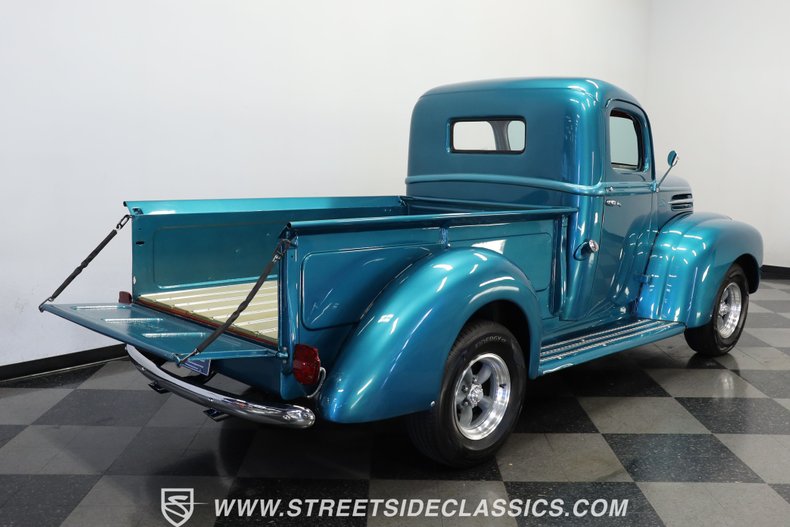 Unknown-Pickup-1947-Teal-Blue-Metallic-Red-7