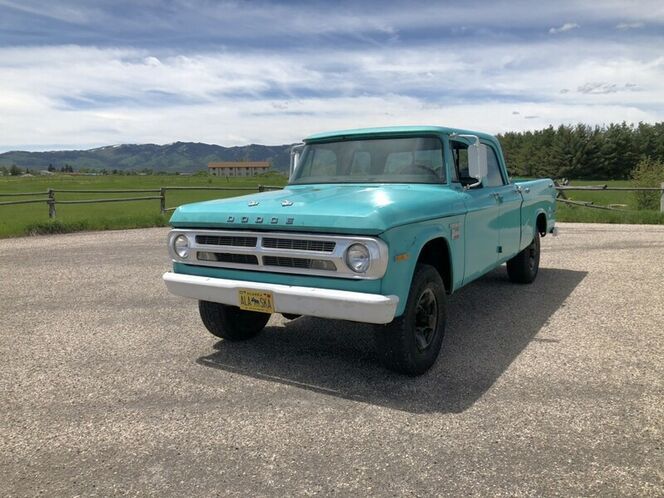 Unknown-Power-wagon-1970-Blue-Black-45