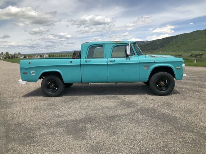Unknown-Power-wagon-1970-Blue-Black