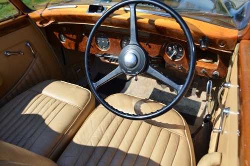 Unknown-R-type-1953-Green-Beige-2