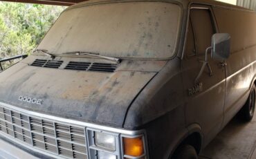 Unknown-Ram-van-250-1981-black-1