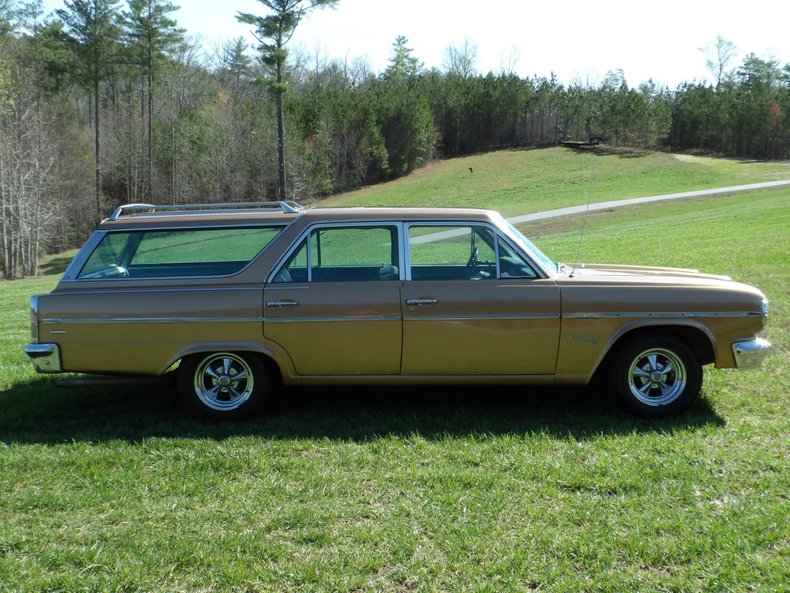 Unknown-Rambler-1966-Gold-Blue-29