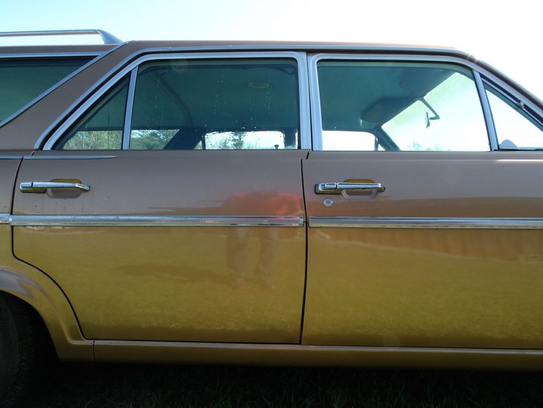 Unknown-Rambler-1966-Gold-Blue-34