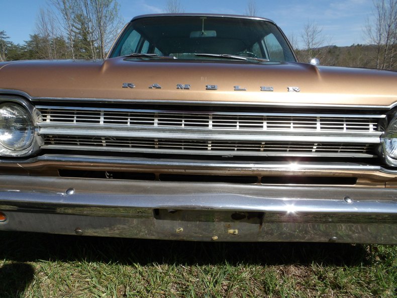 Unknown-Rambler-1966-Gold-Blue-36