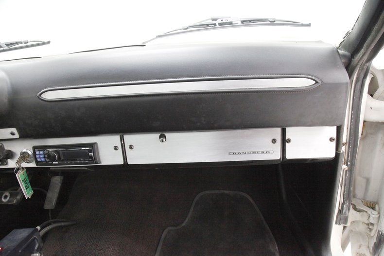 Unknown-Ranchero-1969-White-Black-19