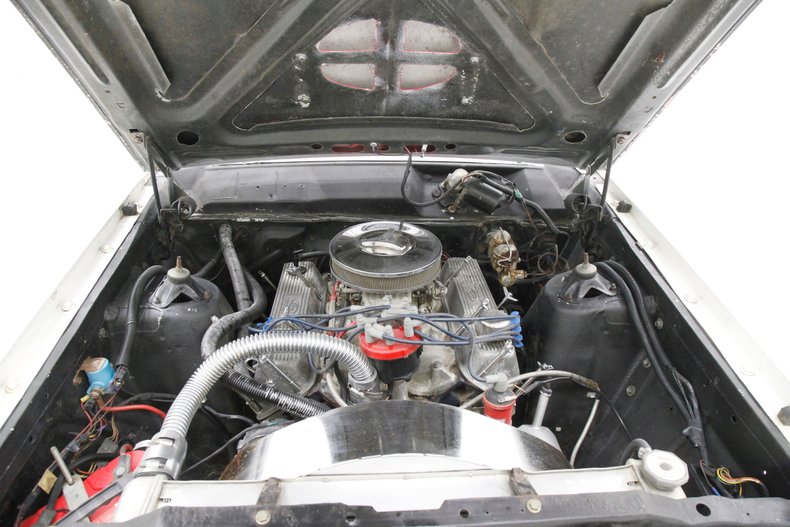 Unknown-Ranchero-1969-White-Black-40
