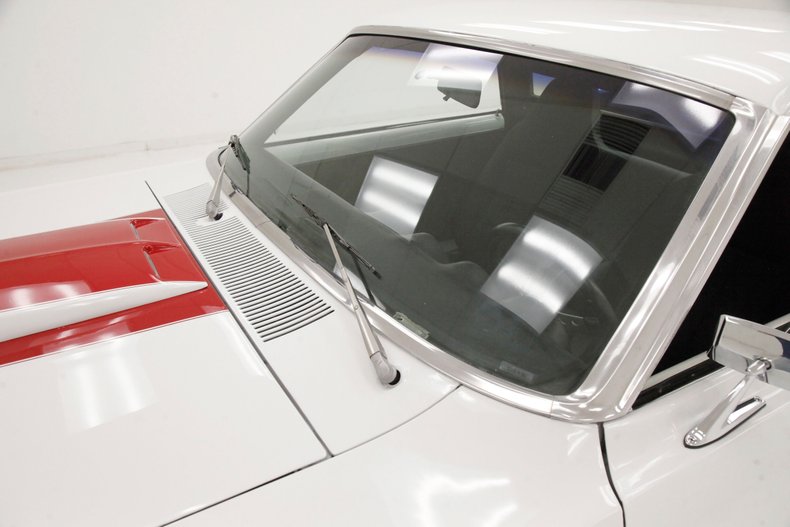 Unknown-Ranchero-1969-White-Black-7