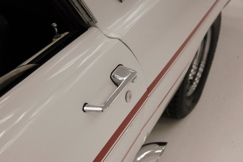 Unknown-Ranchero-1969-White-Black-9